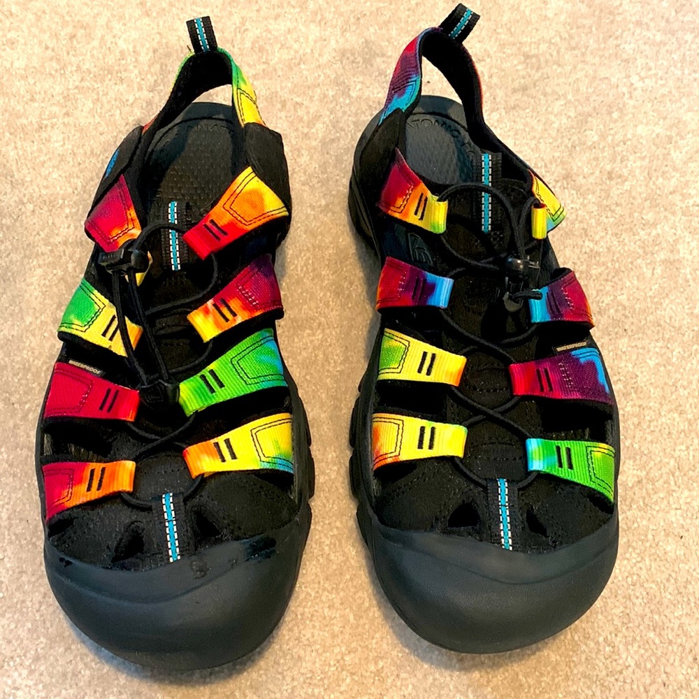 Keen Sandals size 13. Never worn.